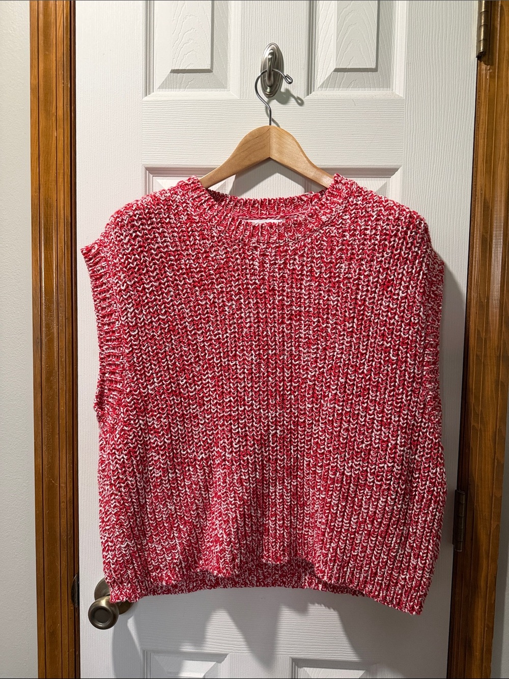 Zara Red and White Marled Knit Sleeveless Crew Sweater